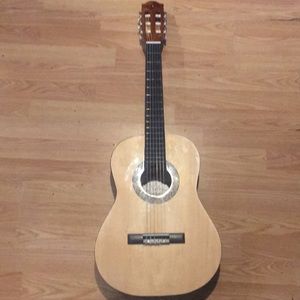 Pyle acoustic guitar